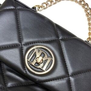 tudio Badgley Mischka‎ Black Quilted Flap Shoulder Bag Gold Chain Vegan Leather